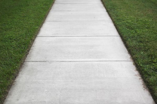 Cost of Concrete Walkway Replacement in Palm Springs