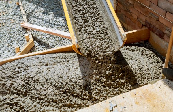 Cement Walkway Pouring in Palm Springs